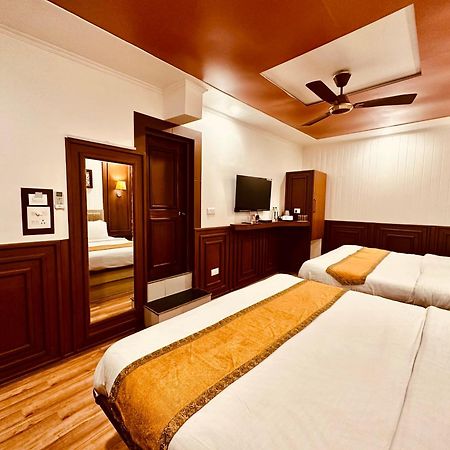 Walisons Hotel Srinagar  Exterior photo