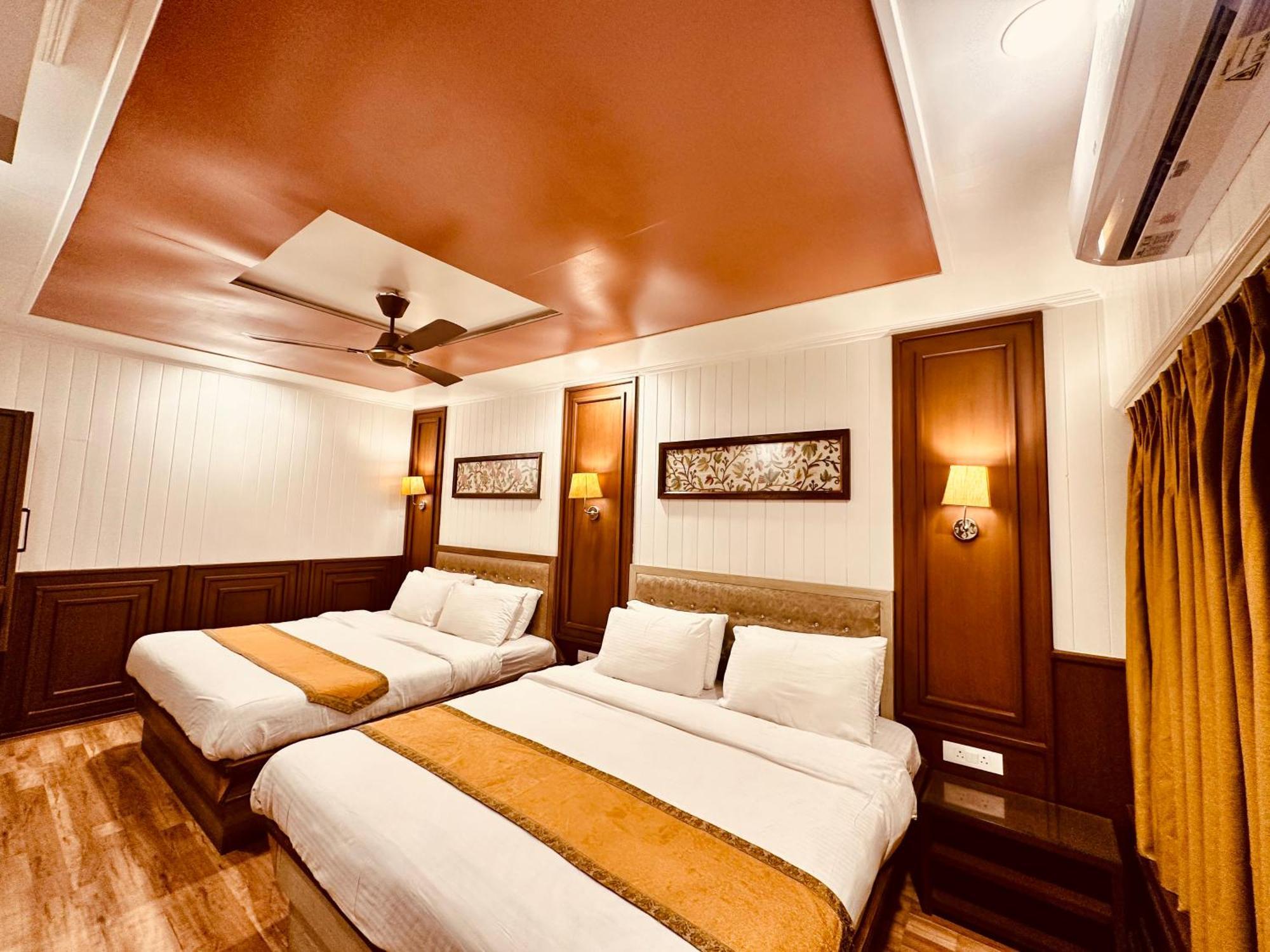 Walisons Hotel Srinagar  Exterior photo