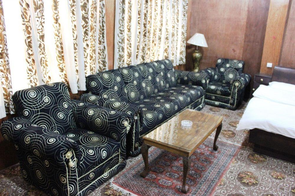 Walisons Hotel Srinagar  Exterior photo