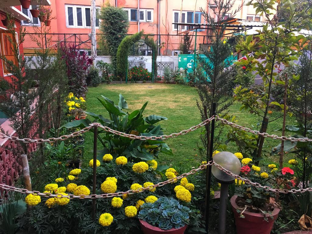 Walisons Hotel Srinagar  Exterior photo