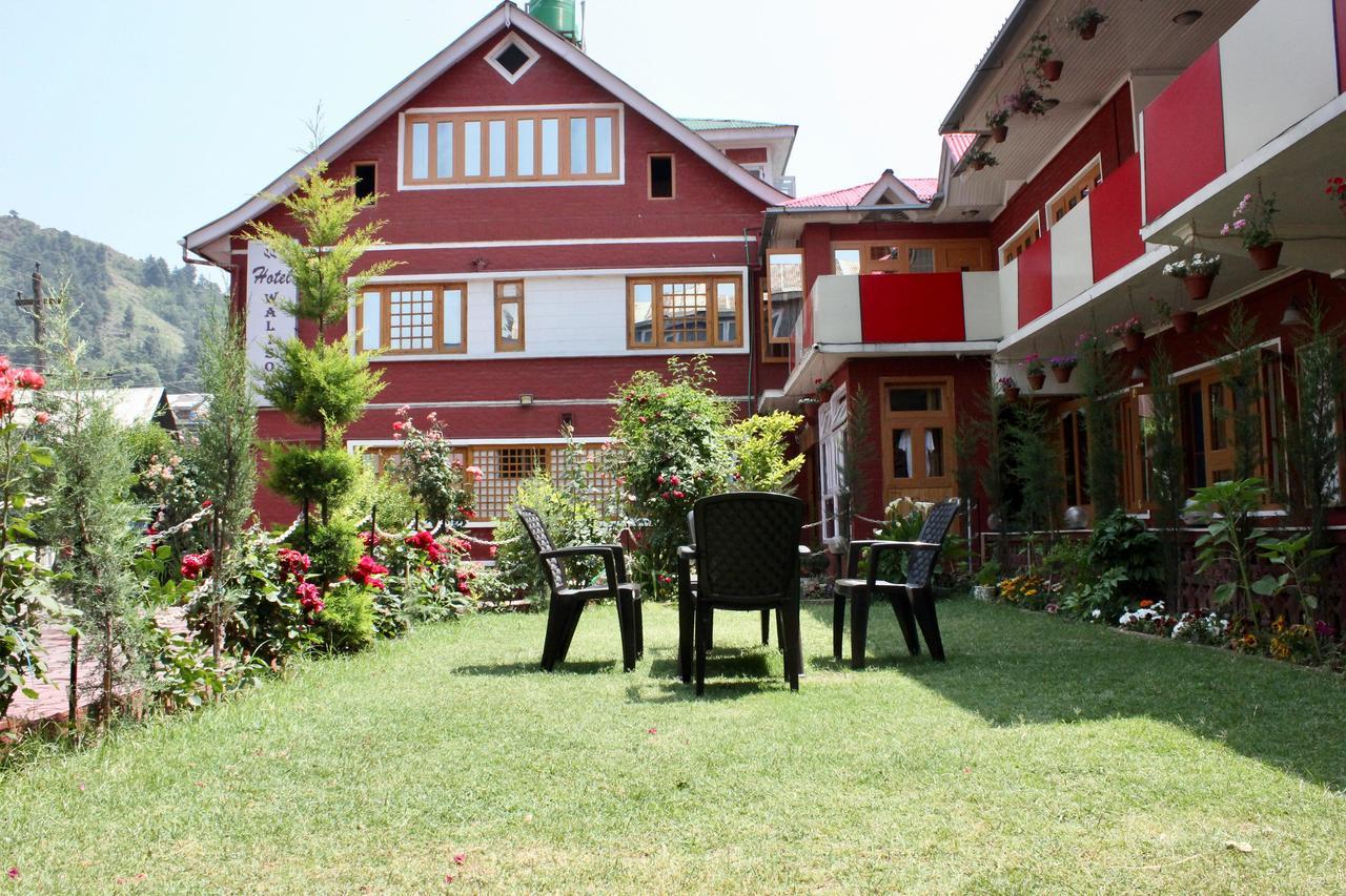 Walisons Hotel Srinagar  Exterior photo