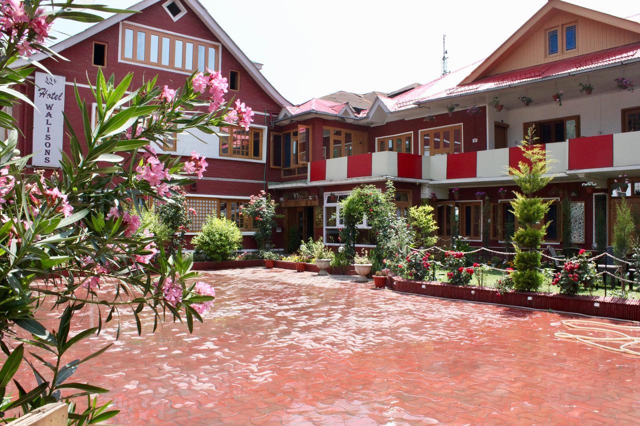 Walisons Hotel Srinagar  Exterior photo
