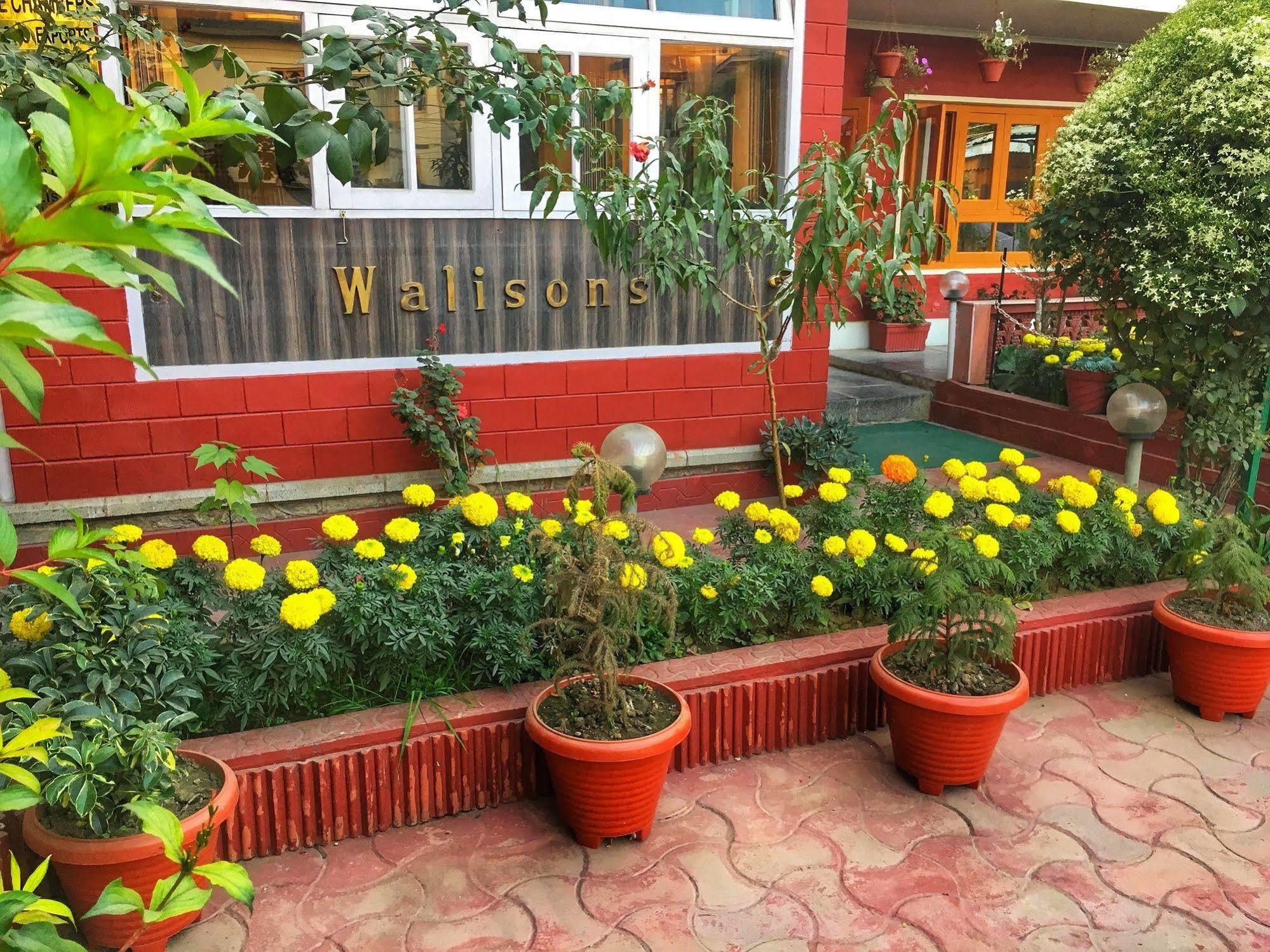 Walisons Hotel Srinagar  Exterior photo