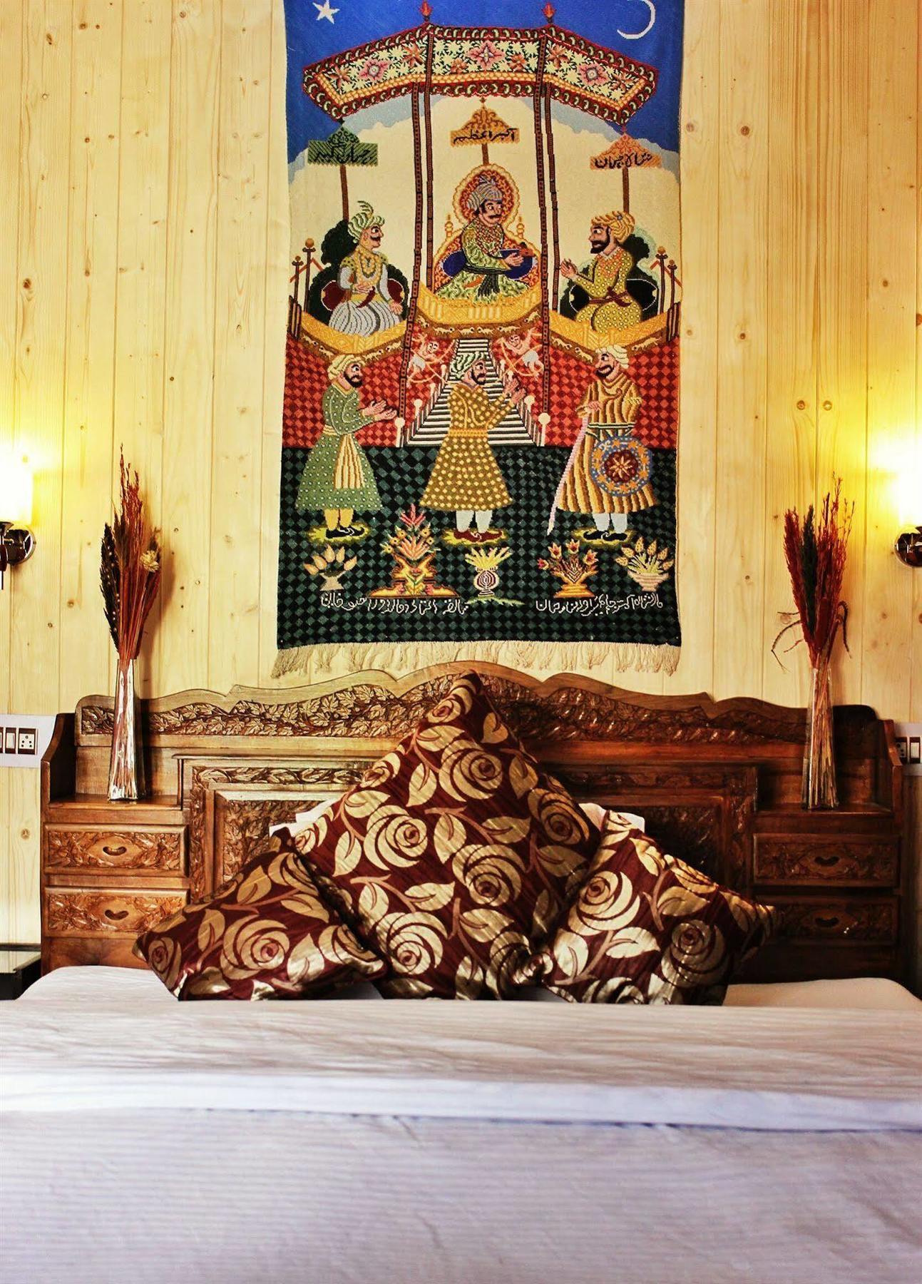 Walisons Hotel Srinagar  Exterior photo